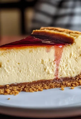 Weltbester Käsekuchen mit Keksboden - cremig & schnell